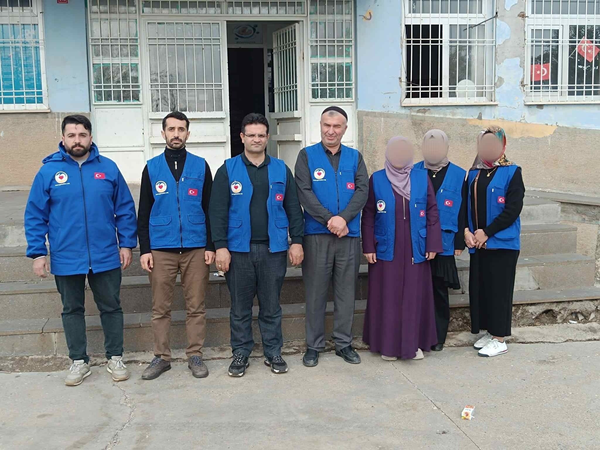 Köy Okuluna Mont Yardımı